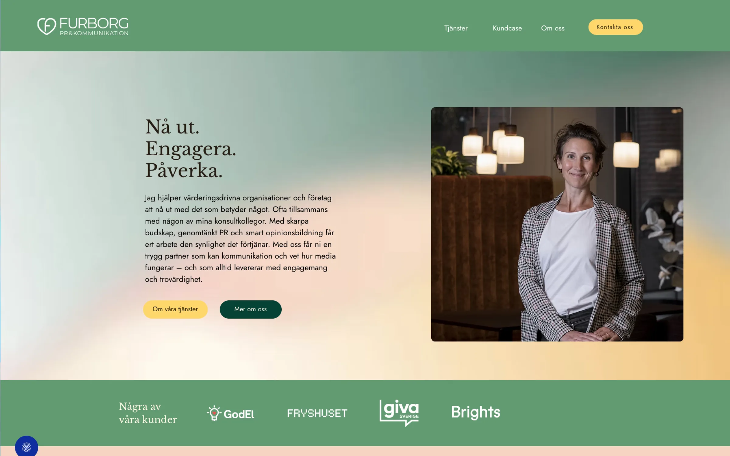 Startsidan på furborgpr.se med rubriken ”Nå ut. Engagera. Påverka.” och ett porträtt av Amelie Furborg.